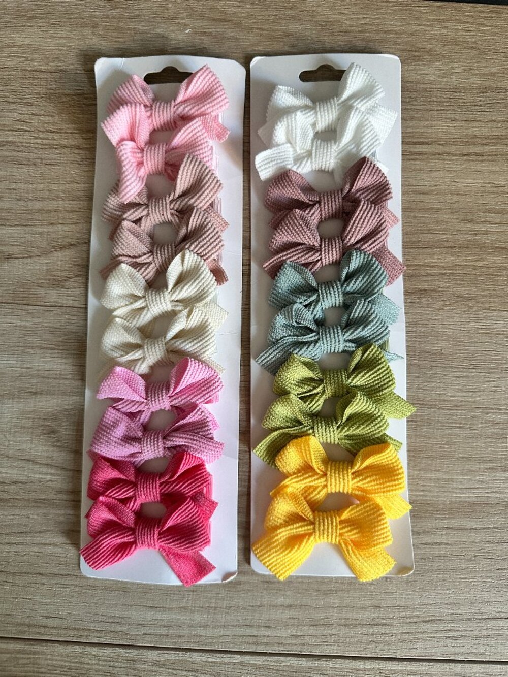 20 Fabric Bows